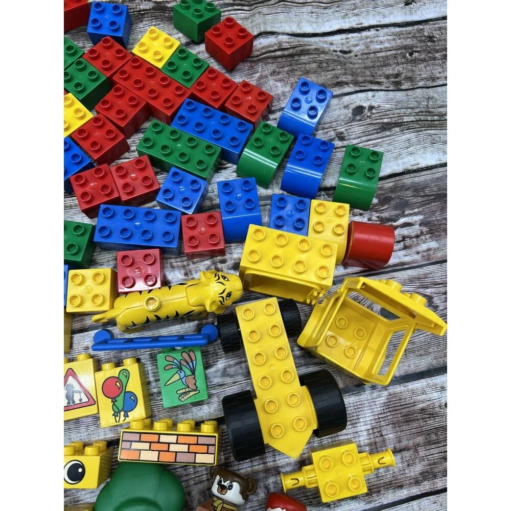 Lot of 161 Lego Duplo Pieces to Build a Circus W/ Vintage Minifigs, Tiger
